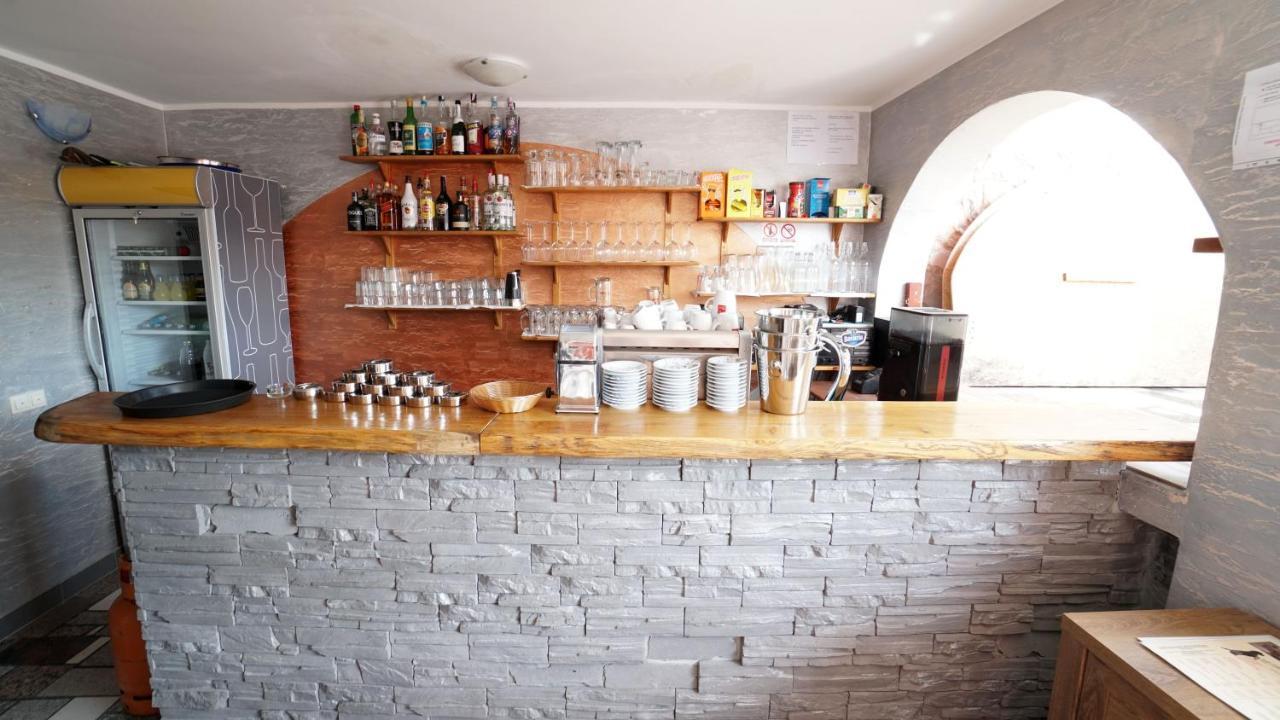 Guest House Sandra Тисно Екстериор снимка